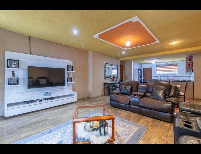 5 BEDROOM HOUSE FOR SALE IN ORMONDE